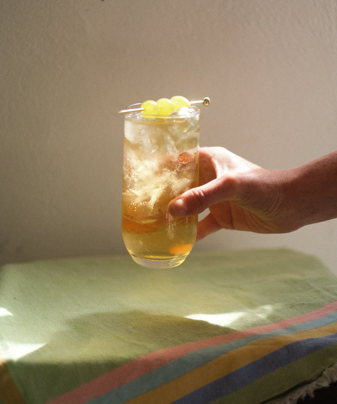 Rum & white grape soda