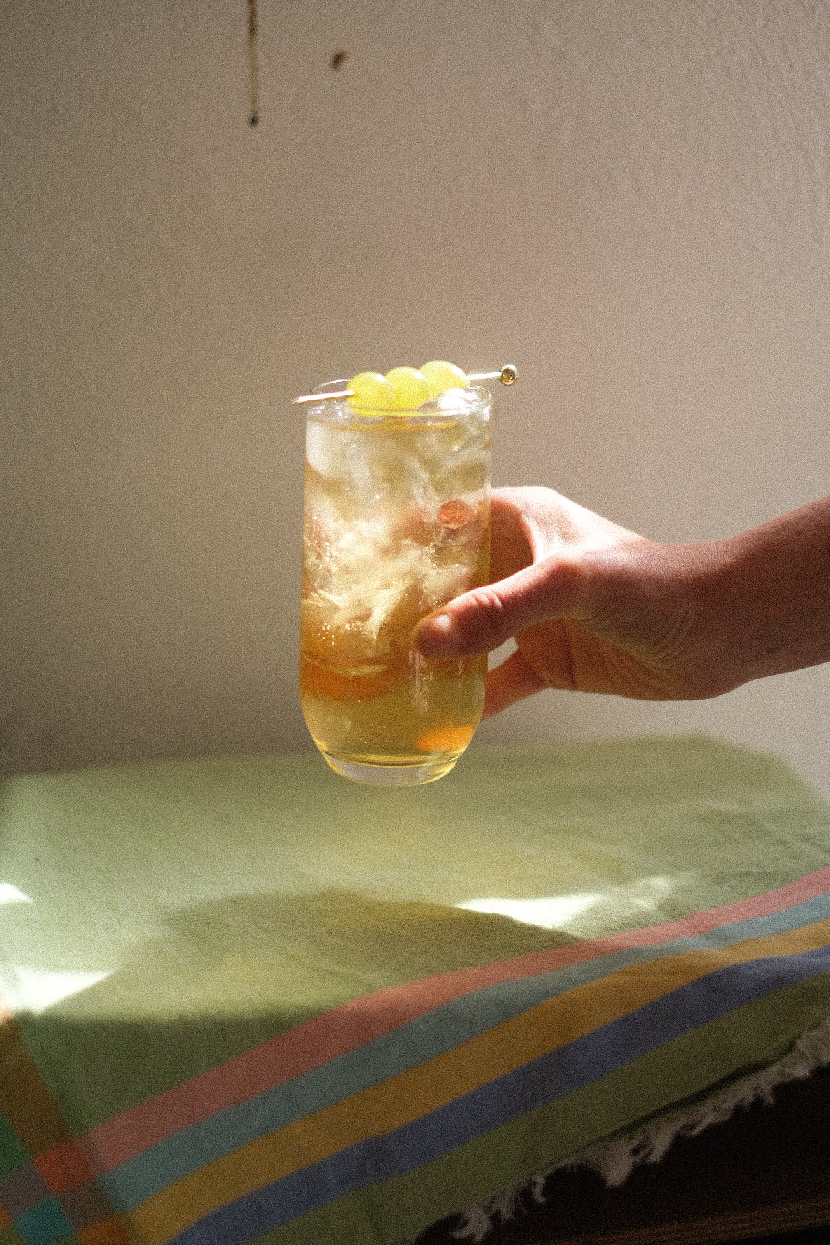 Rum & white grape soda